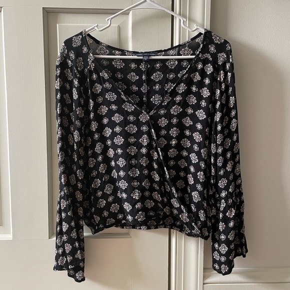 American Eagle Crop Blouse - Picture 4 of 7